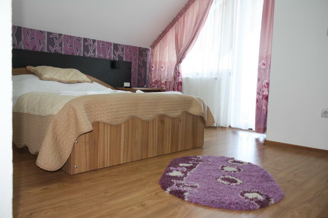 Perla Muntilor Hotel Ранка Екстериор снимка