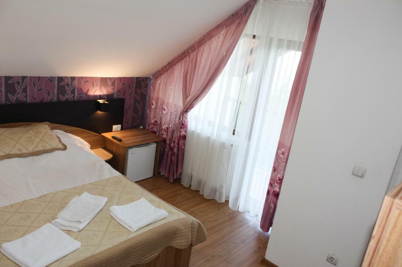 Perla Muntilor Hotel Ранка Екстериор снимка