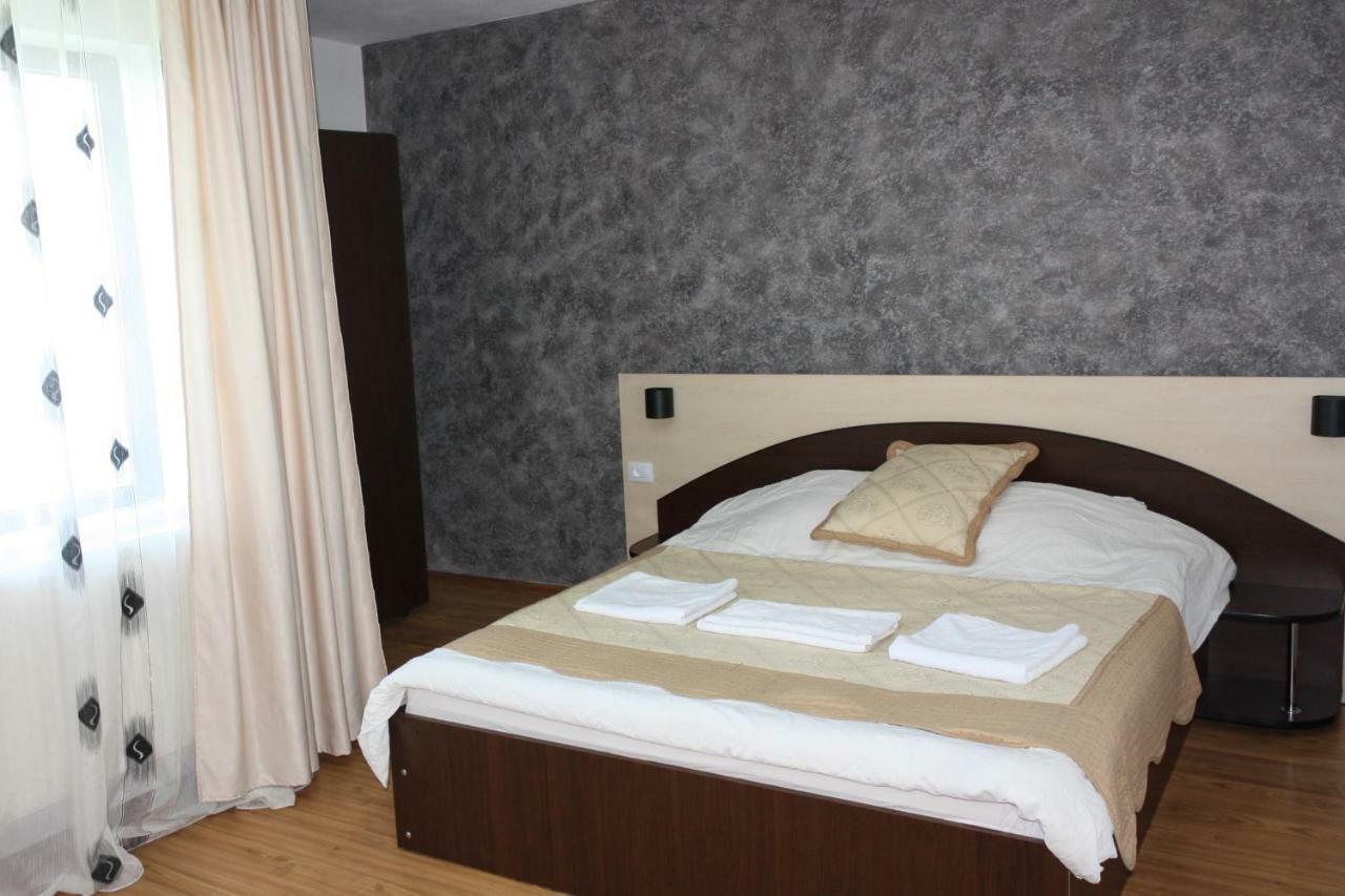 Perla Muntilor Hotel Ранка Екстериор снимка