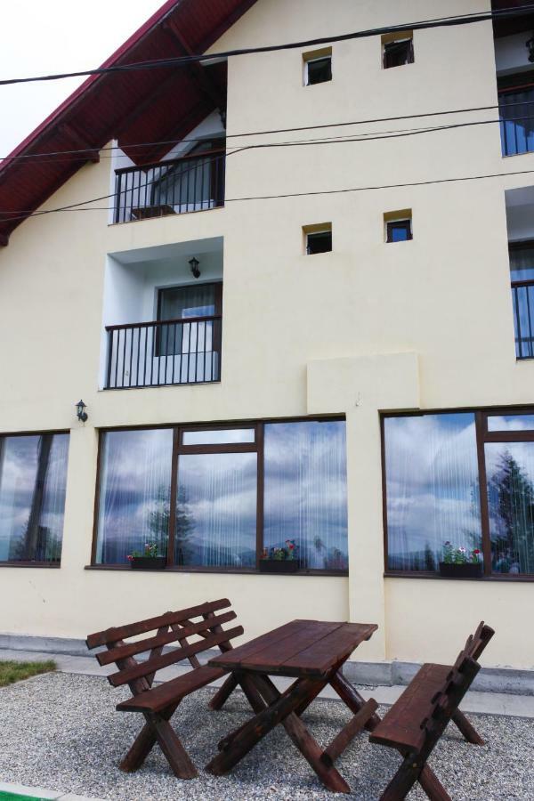Perla Muntilor Hotel Ранка Екстериор снимка