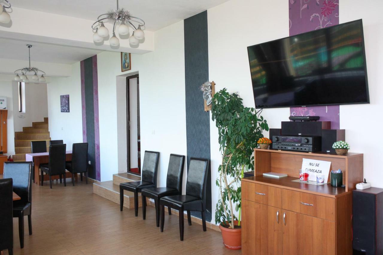 Perla Muntilor Hotel Ранка Екстериор снимка